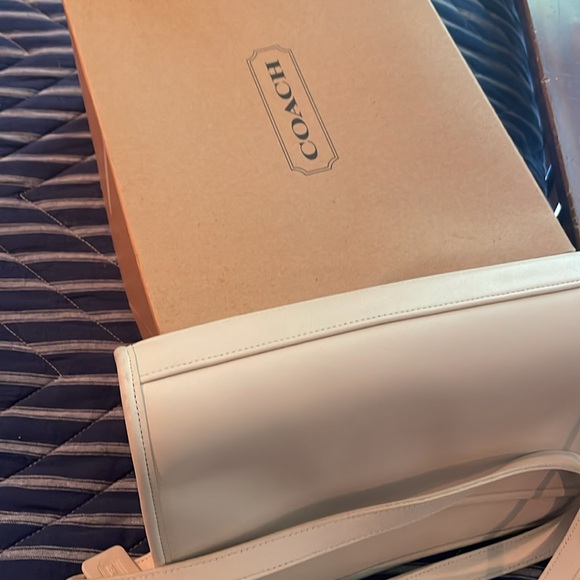 Vintage Coach Worth Bag, brand new with box. Bone colored leather - Picture 7 of 8
